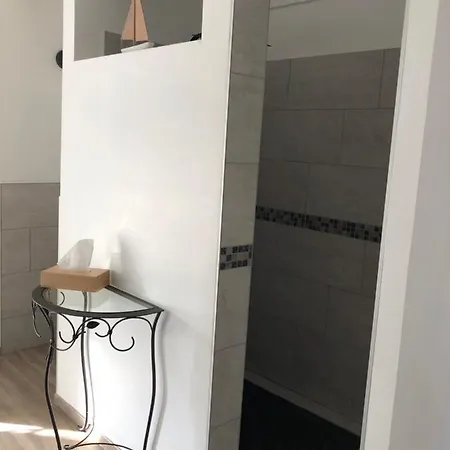 Les Dames De Florent בית הארחה 4*