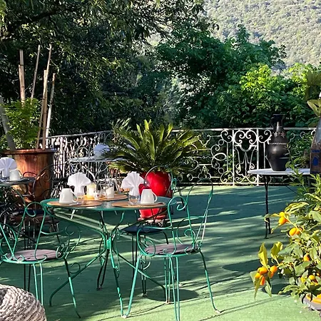 Les Dames De Florent 4*